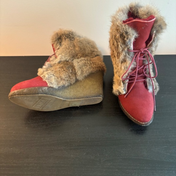 Red Fur Trimmed Bootie - Picture 9 of 9
